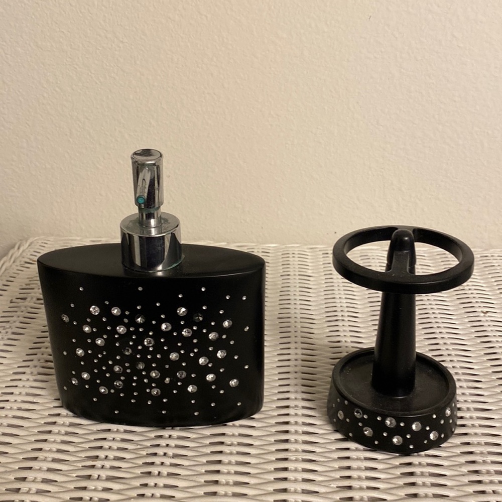 Matching Soap/Lotion Dispenser and Toothbrush Holder